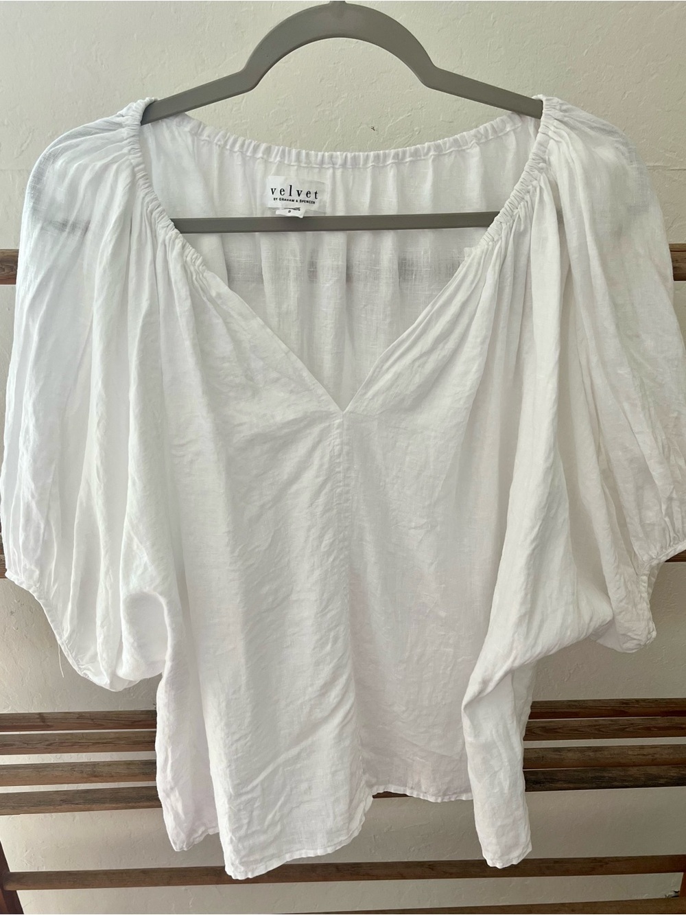 Velvet by Graham & Spencer 100% Linen White V-Neck Peasant Blouse